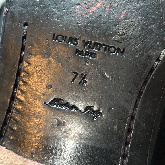 Louis Vuitton - Picture 9 of 9